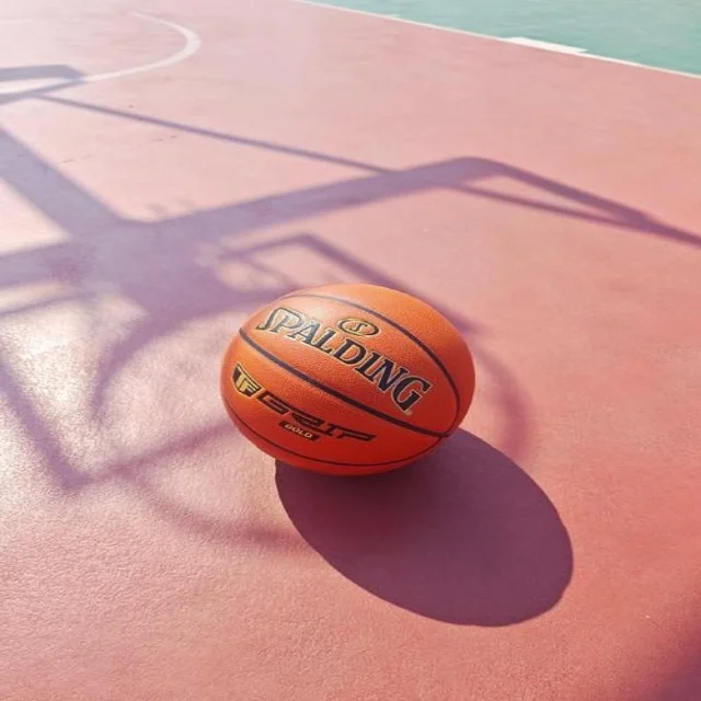 周琦对抗训练强度升级广东内线护框能力迎来全面检验